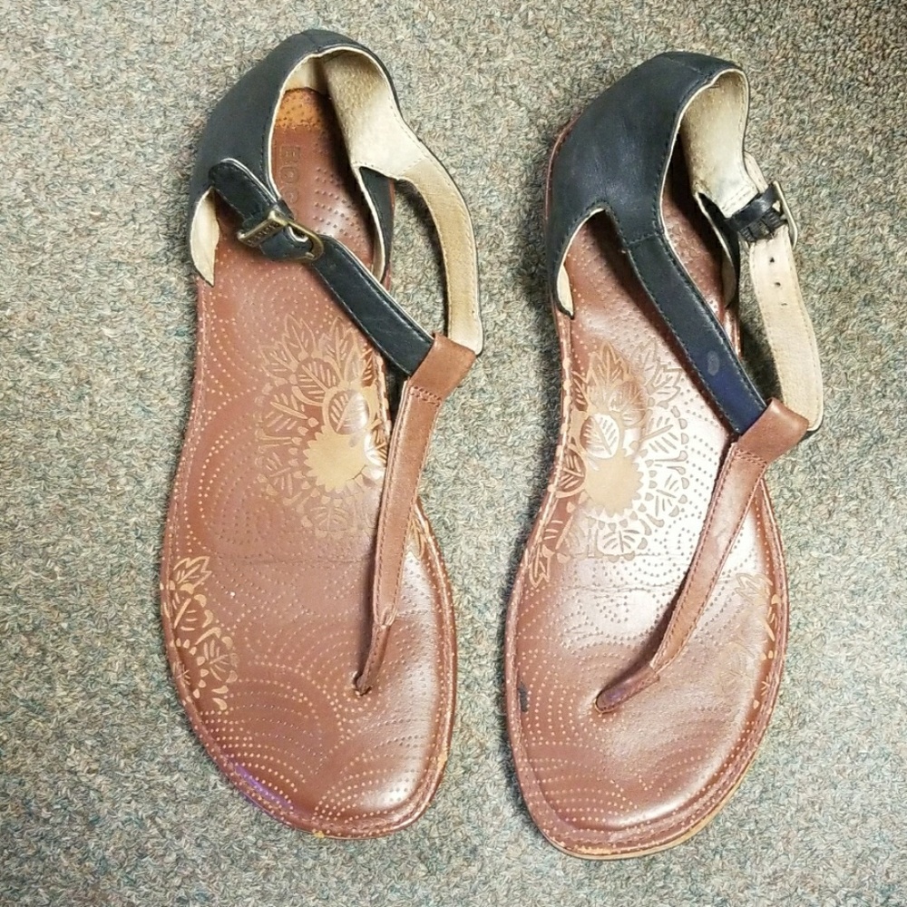 BOGS Memphis Thong size 10